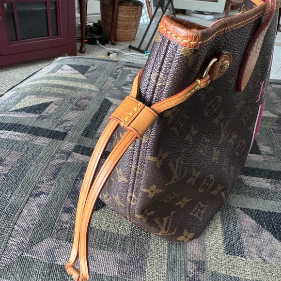 LOUIS VUITTON MONOGRAM NEVERFULL PM TOTE HANDBAG - HAS Painted INITIALS H.M - Picture 3 of 15